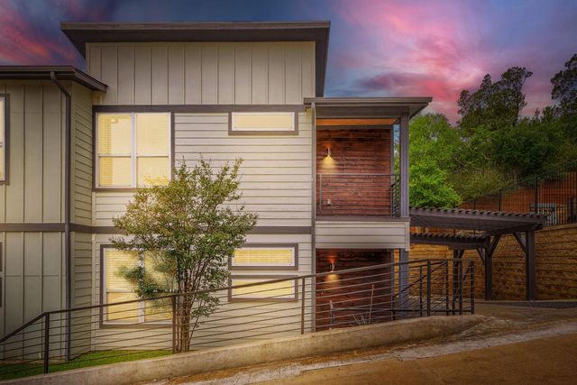 1126 Lott Ave B, Austin, TX 78721
