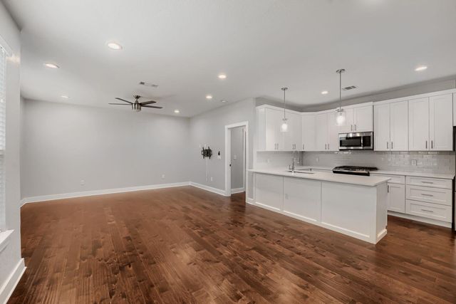 1126 Lott Ave B, Austin, TX 78721