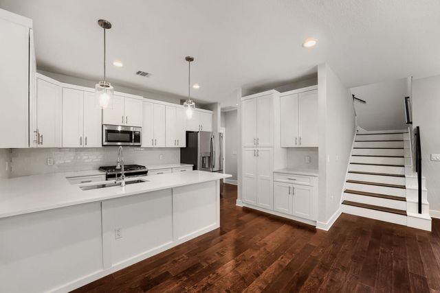 1126 Lott Ave B, Austin, TX 78721