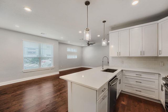 1126 Lott Ave B, Austin, TX 78721