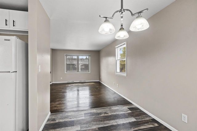 1204 E PARK HILLS DRIVE, Appleton, WI 54915