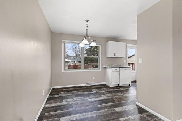 1204 E PARK HILLS DRIVE, Appleton, WI 54915