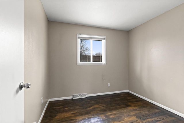 1204 E PARK HILLS DRIVE, Appleton, WI 54915