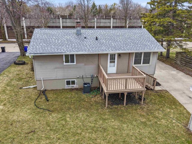 1204 E PARK HILLS DRIVE, Appleton, WI 54915