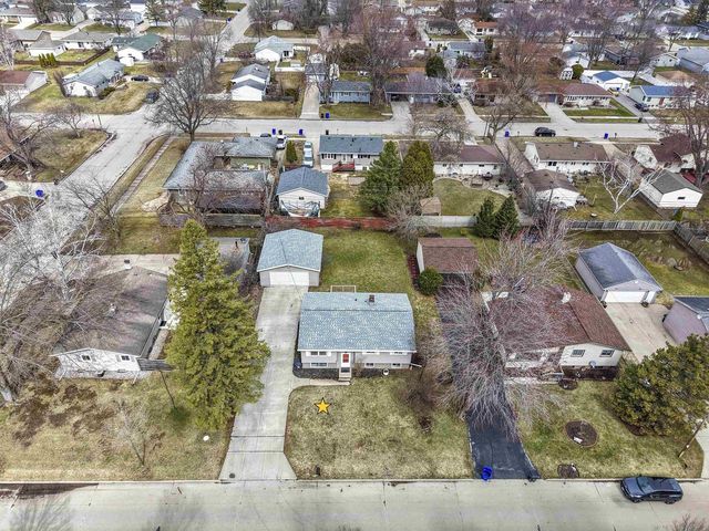 1204 E PARK HILLS DRIVE, Appleton, WI 54915
