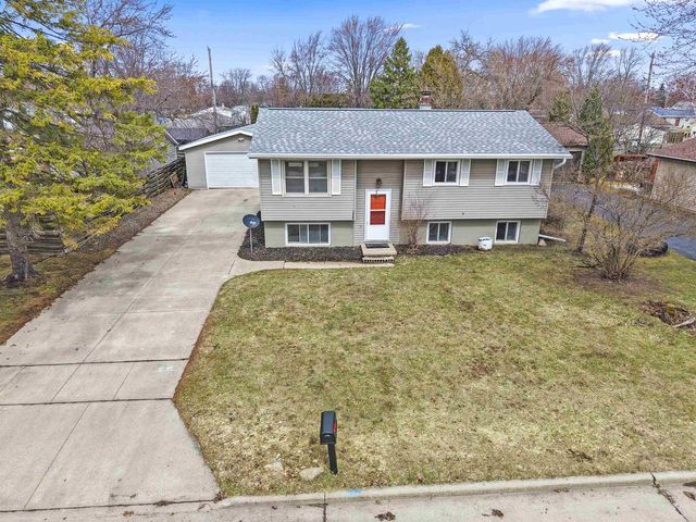 1204 E PARK HILLS DRIVE, Appleton, WI 54915