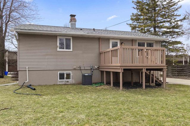 1204 E PARK HILLS DRIVE, Appleton, WI 54915