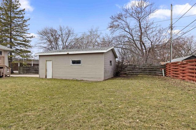 1204 E PARK HILLS DRIVE, Appleton, WI 54915
