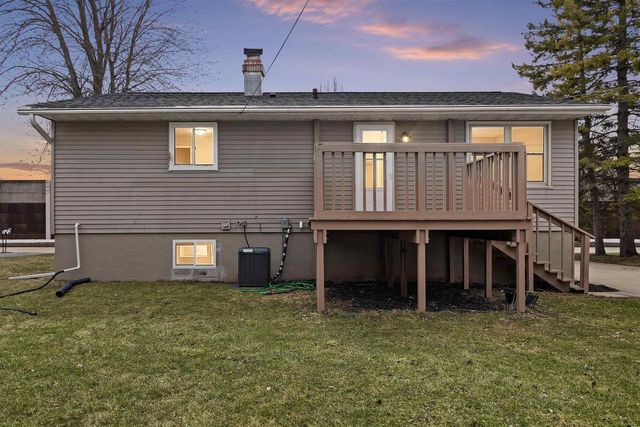 1204 E PARK HILLS DRIVE, Appleton, WI 54915