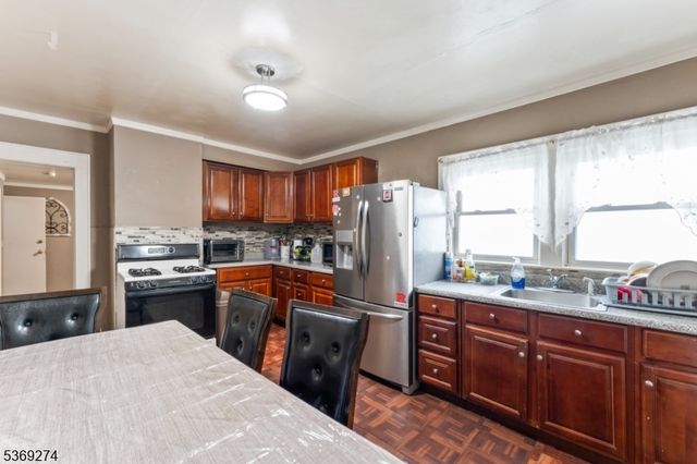 217 Centre St, Elizabeth City, NJ 07202