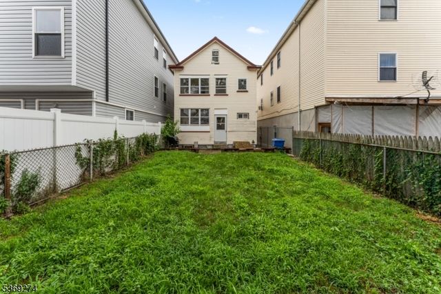 217 Centre St, Elizabeth City, NJ 07202