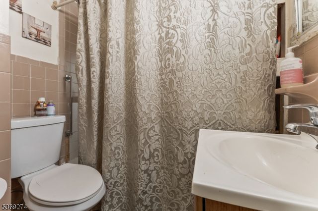 217 Centre St, Elizabeth City, NJ 07202
