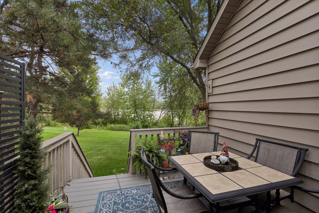 608 Sullivan Drive NE, Columbia Heights, MN 55421 — photo 2