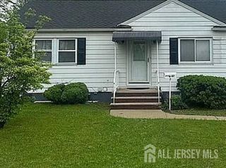 67 Lake View Boulevard, Edison, NJ 08817