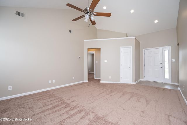 11211 Sand Lake Ct, Louisville, KY 40272