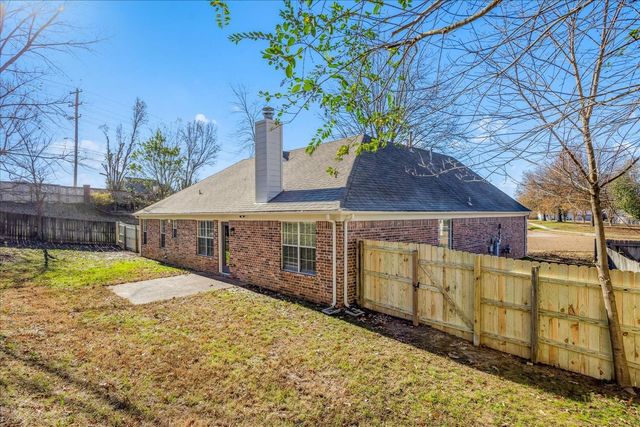 1282 RIVER BANK DR, Collierville, TN 38017