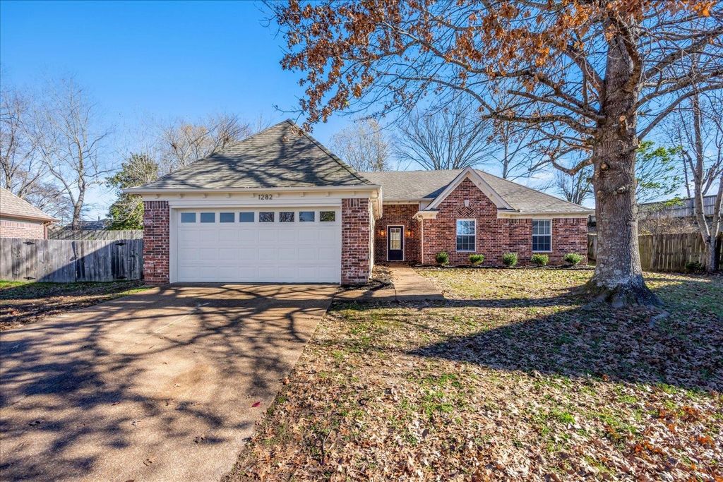 1282 RIVER BANK DR, Collierville, TN 38017