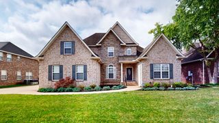 3325 Geneva Dr, Murfreesboro, TN 37128