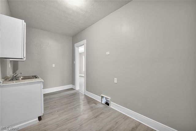 8111 Madison Avenue, Cleveland, OH 44102