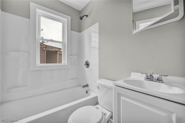 8111 Madison Avenue, Cleveland, OH 44102