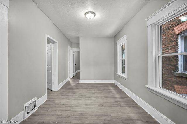 8111 Madison Avenue, Cleveland, OH 44102