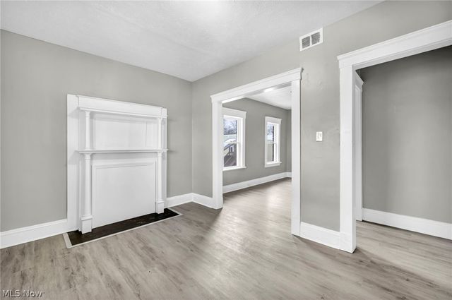 8111 Madison Avenue, Cleveland, OH 44102