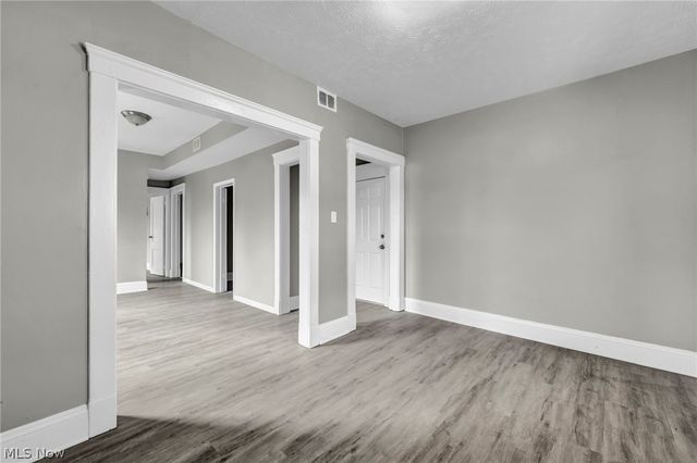 8111 Madison Avenue, Cleveland, OH 44102