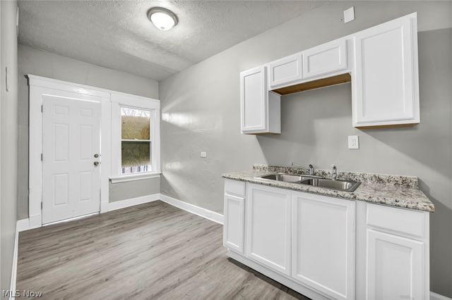 8111 Madison Avenue, Cleveland, OH 44102