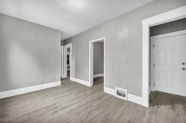 8111 Madison Avenue, Cleveland, OH 44102