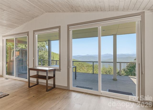 75 Briarwood Lane, Maggie Valley, NC 28751