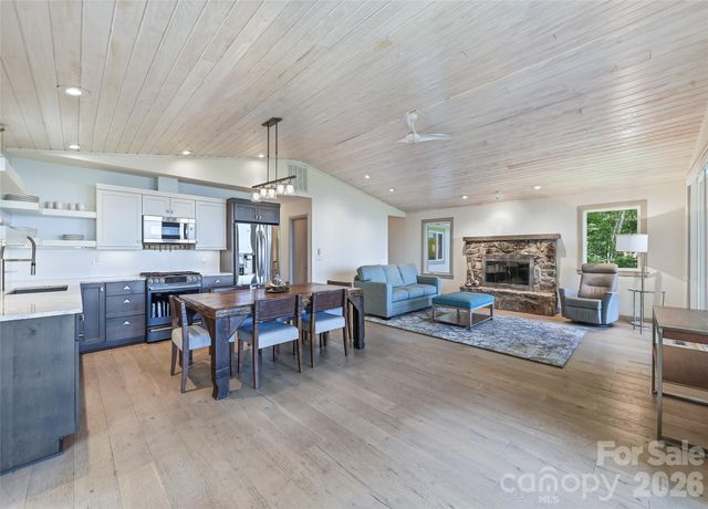 75 Briarwood Lane, Maggie Valley, NC 28751