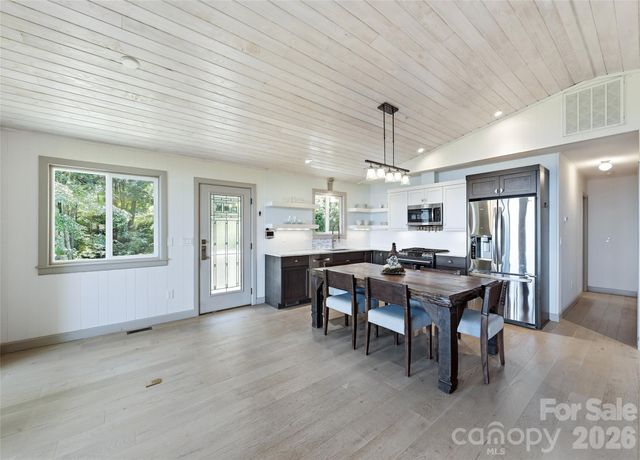 75 Briarwood Lane, Maggie Valley, NC 28751