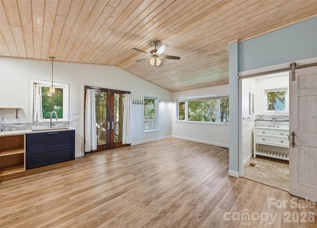 75 Briarwood Lane, Maggie Valley, NC 28751