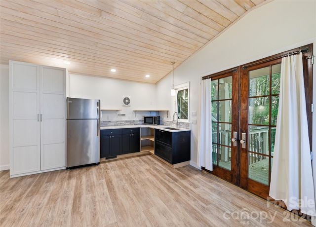 75 Briarwood Lane, Maggie Valley, NC 28751
