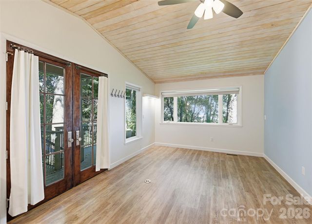 75 Briarwood Lane, Maggie Valley, NC 28751