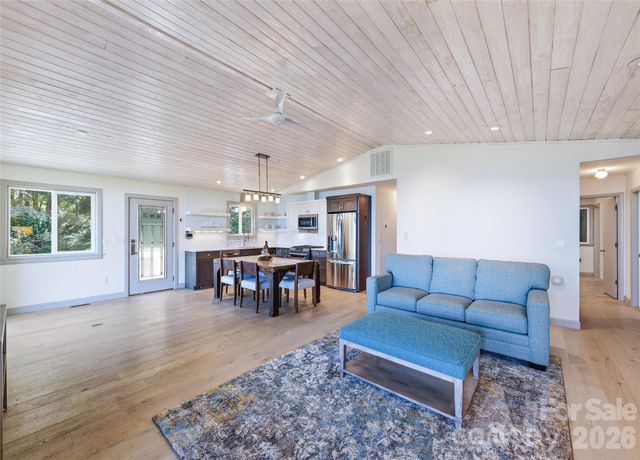 75 Briarwood Lane, Maggie Valley, NC 28751