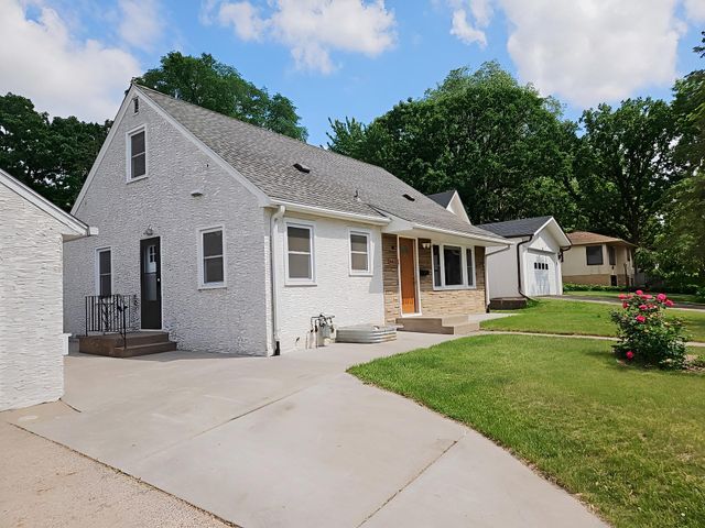 4651 6th Street NE, Columbia Heights, MN 55421