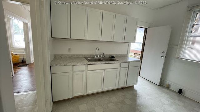 501 Thompson Street, Charleston, WV 25301