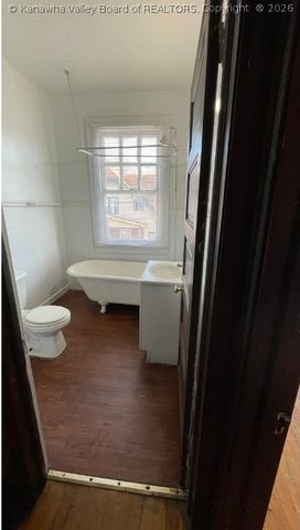 501 Thompson Street, Charleston, WV 25301