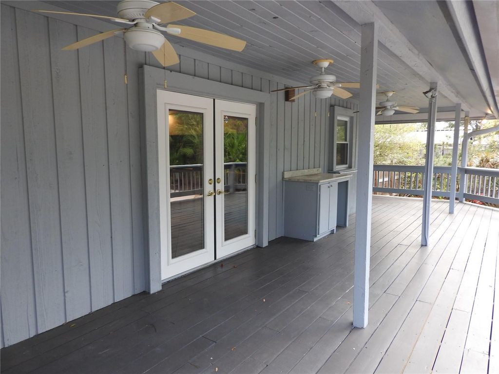 Image 11 of property listing at 8308 BEASLEY ROAD, Tampa, FL 33615