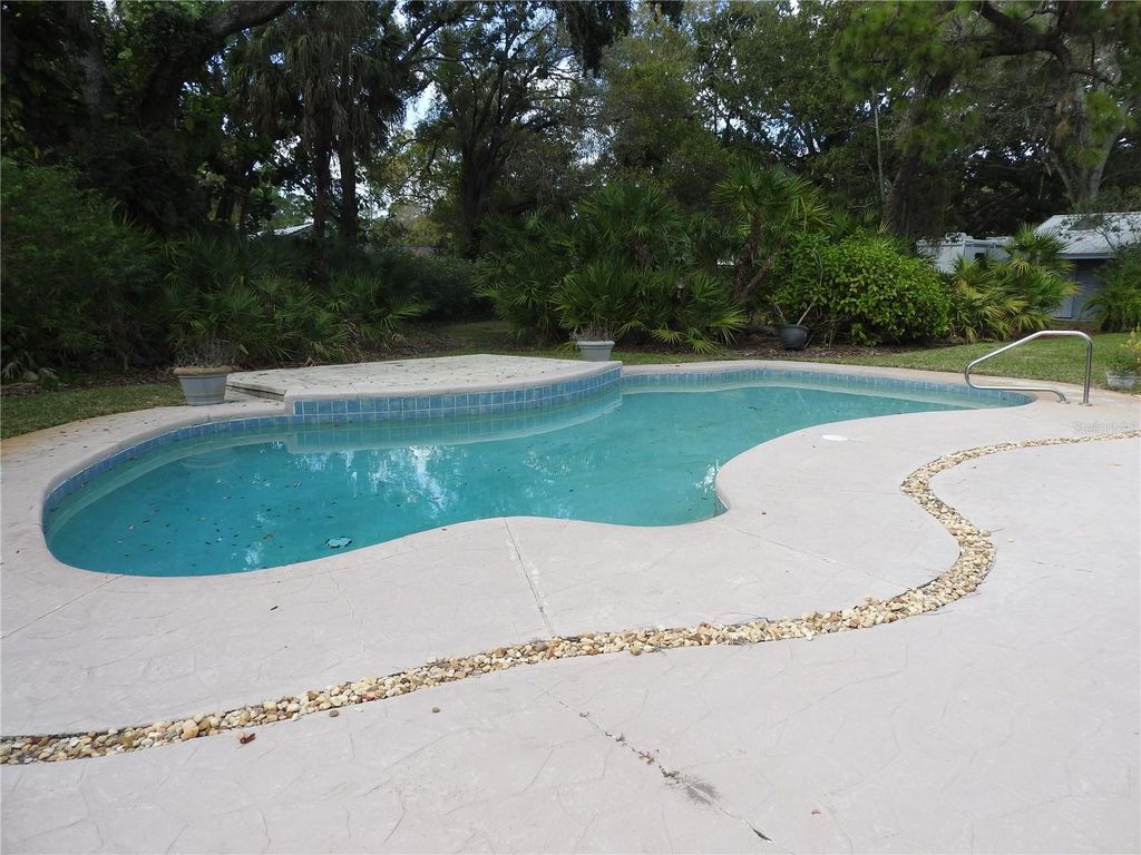 Image 14 of property listing at 8308 BEASLEY ROAD, Tampa, FL 33615