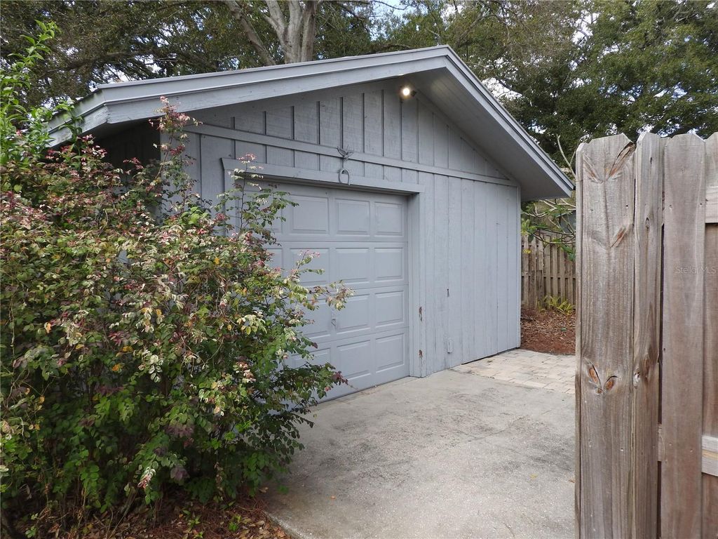 Image 16 of property listing at 8308 BEASLEY ROAD, Tampa, FL 33615