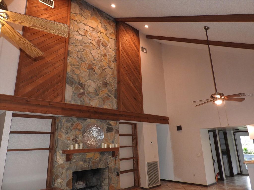 Image 23 of property listing at 8308 BEASLEY ROAD, Tampa, FL 33615