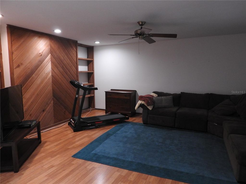 Image 36 of property listing at 8308 BEASLEY ROAD, Tampa, FL 33615