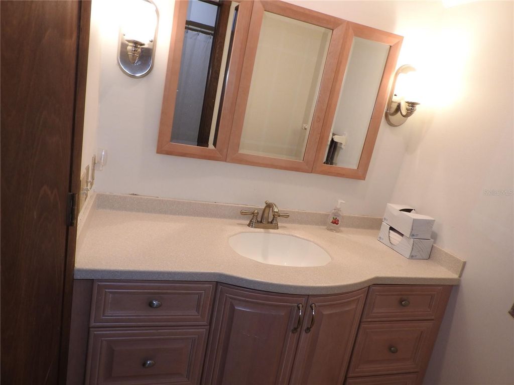 Image 44 of property listing at 8308 BEASLEY ROAD, Tampa, FL 33615