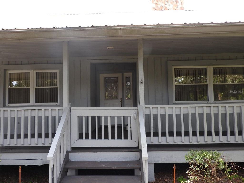 Image 8 of property listing at 8308 BEASLEY ROAD, Tampa, FL 33615