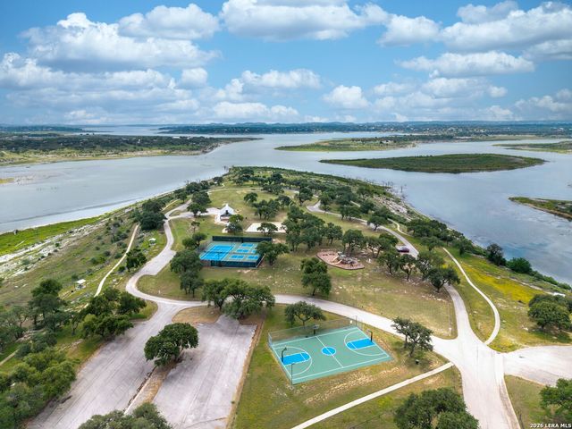 351 STARLING PASS, Spring Branch, TX 78070