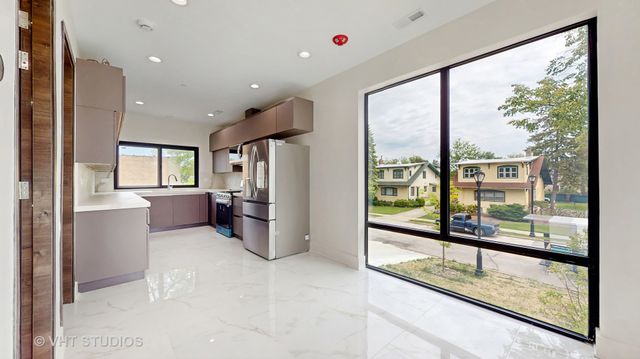 6332 Hennings Court, Morton Grove, IL 60053