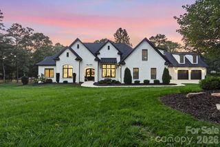 4761 Glen Hollow Lane NE, Hickory, NC 28601