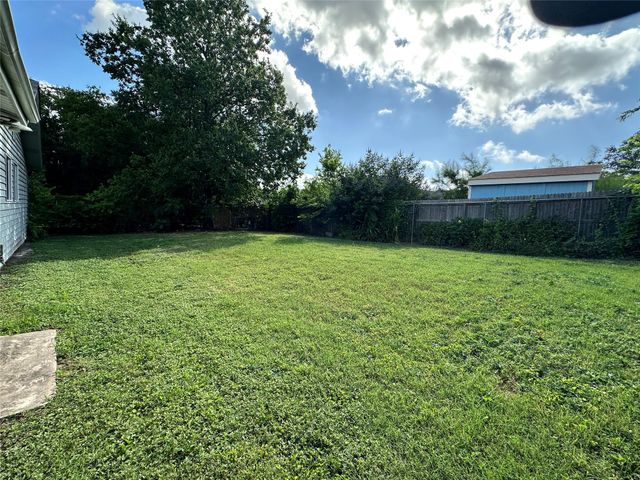 5813 Cedardale DR, Austin, TX 78745